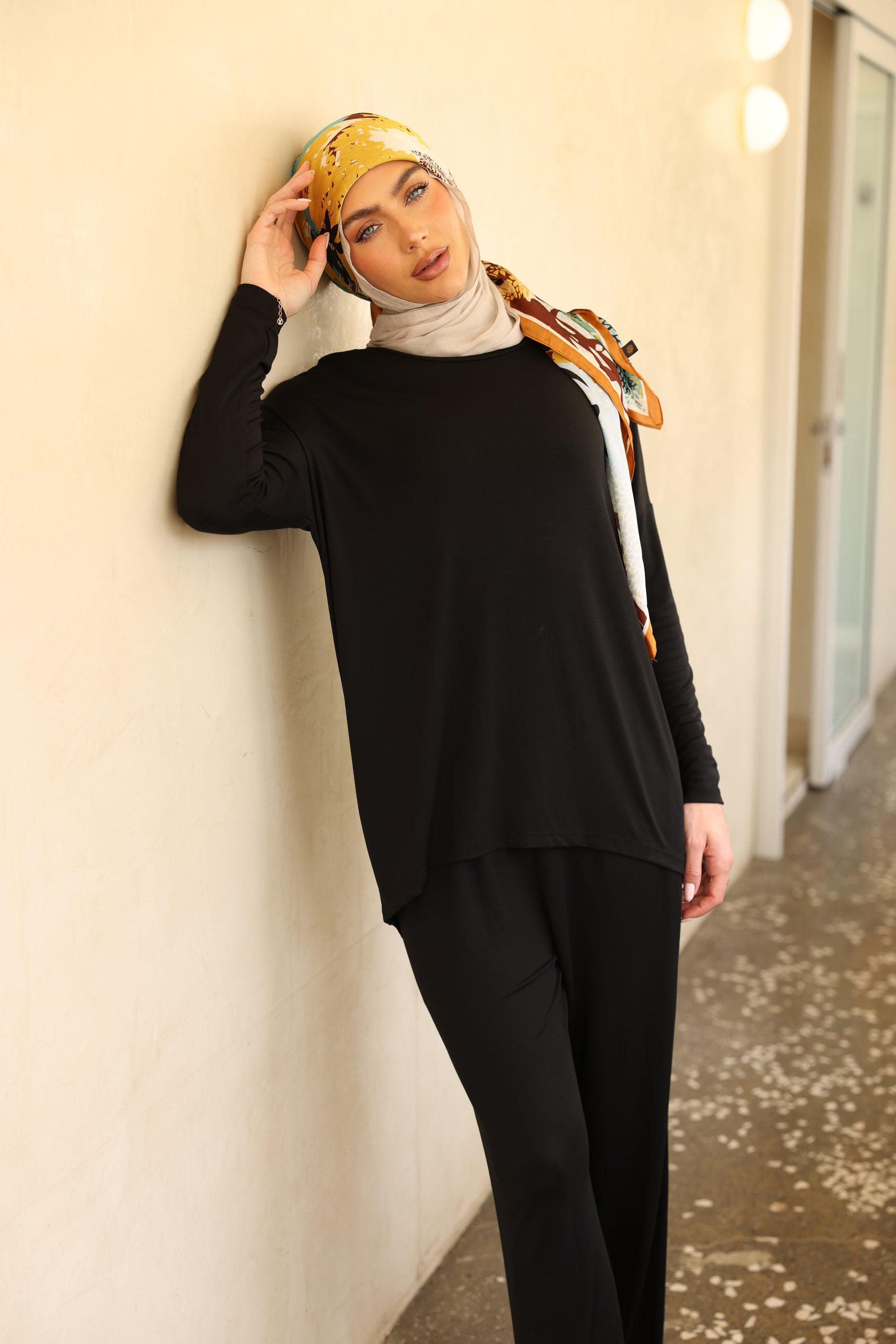 The Curve Top Black