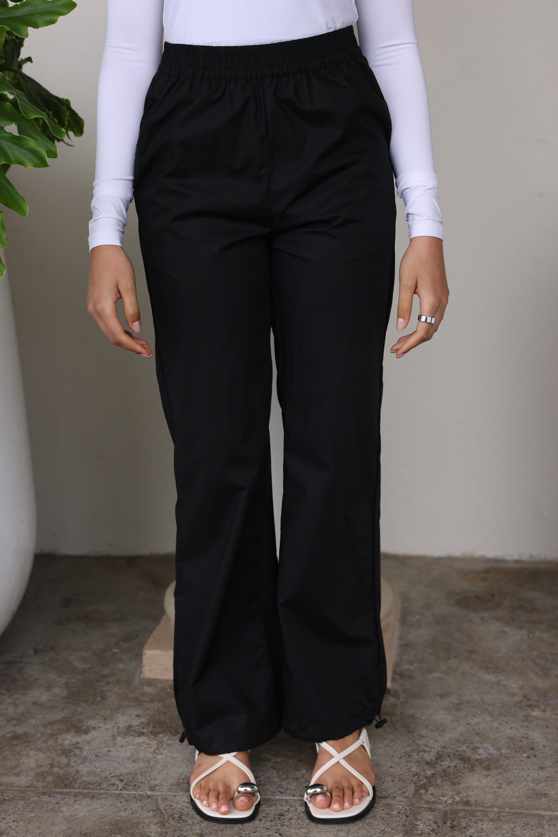 The Parachute Pants Black