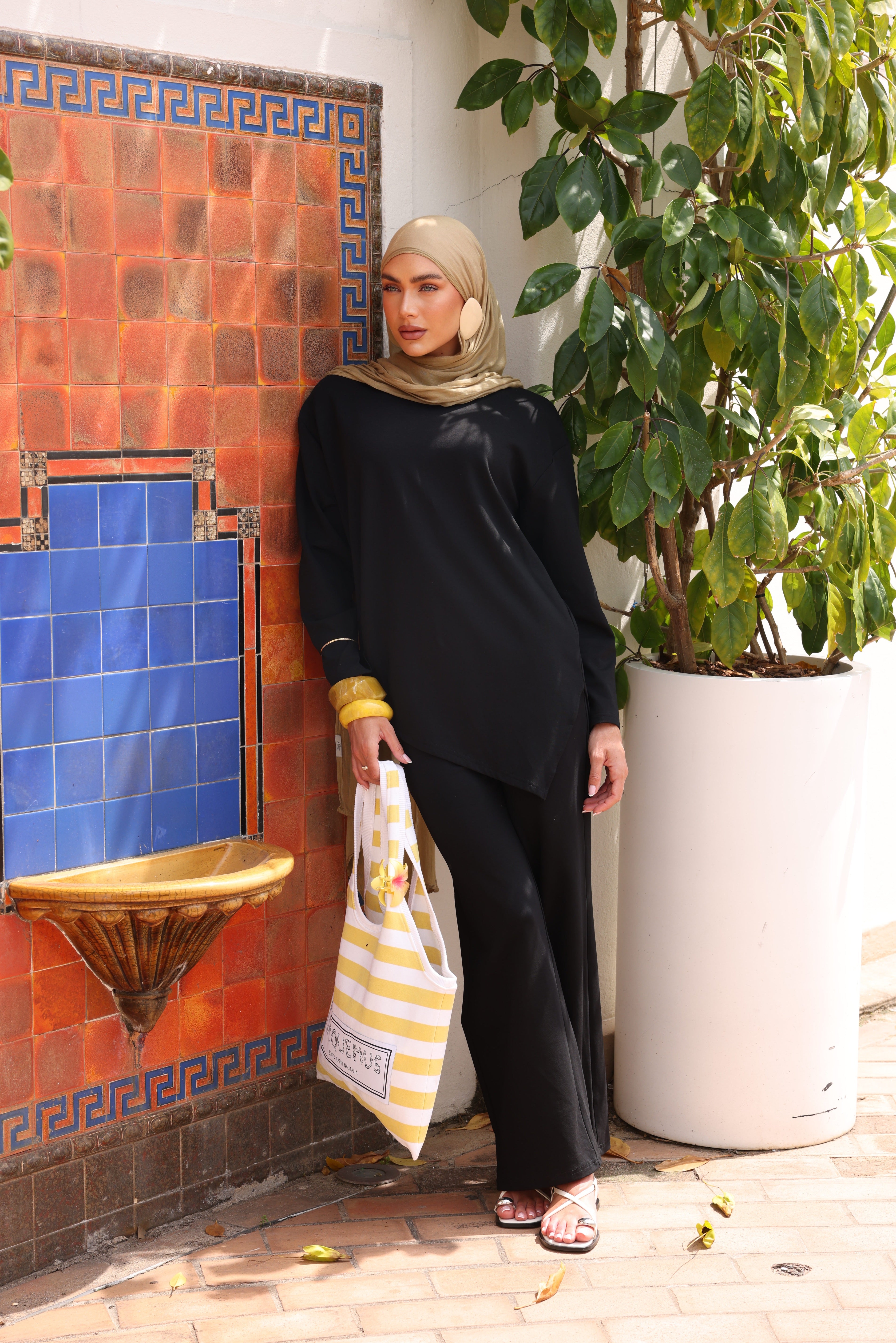 The Asymmetrical Tee Black