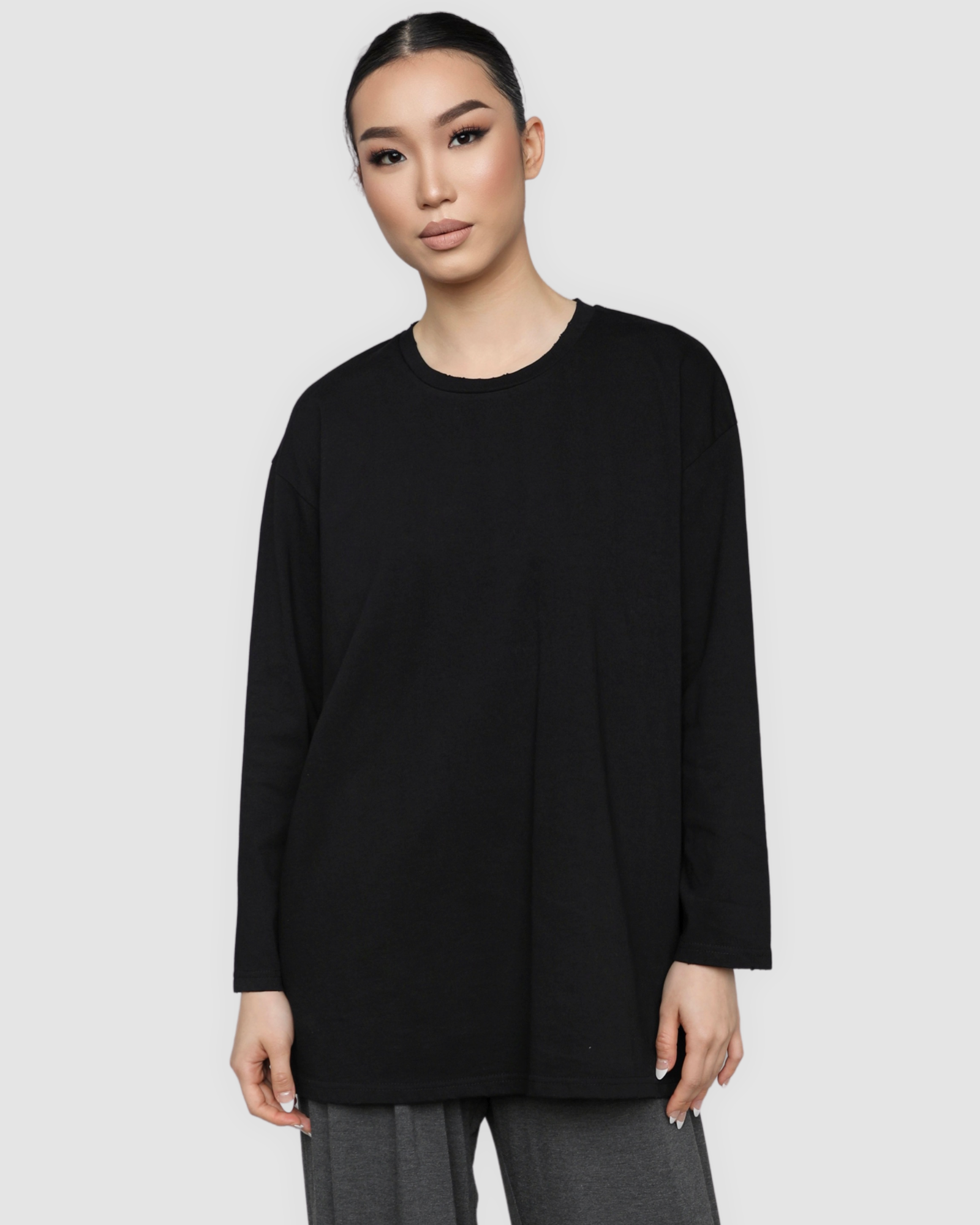 Fray Tee Black ( pre order arrival November)